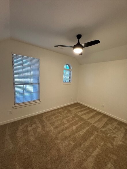 Building Photo - 1553 Kessler Dr