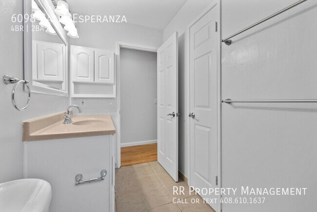 Building Photo - 6098 Cll Esperanza