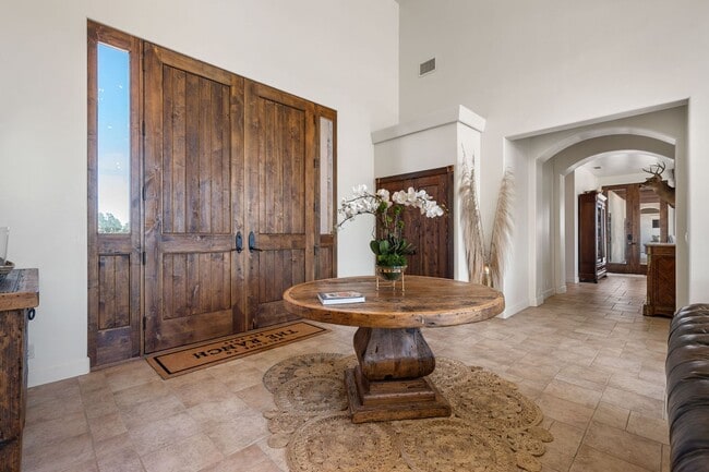 Building Photo - AVAILABLE NOW - Furnished Luxury Wine Coun...
