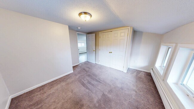 Building Photo - 171 Olive St