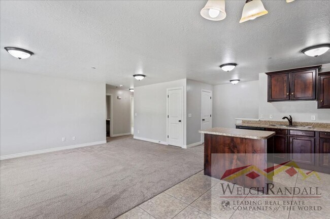 Building Photo - Beautiful 3 Bed 2 Bath Condo in Layton