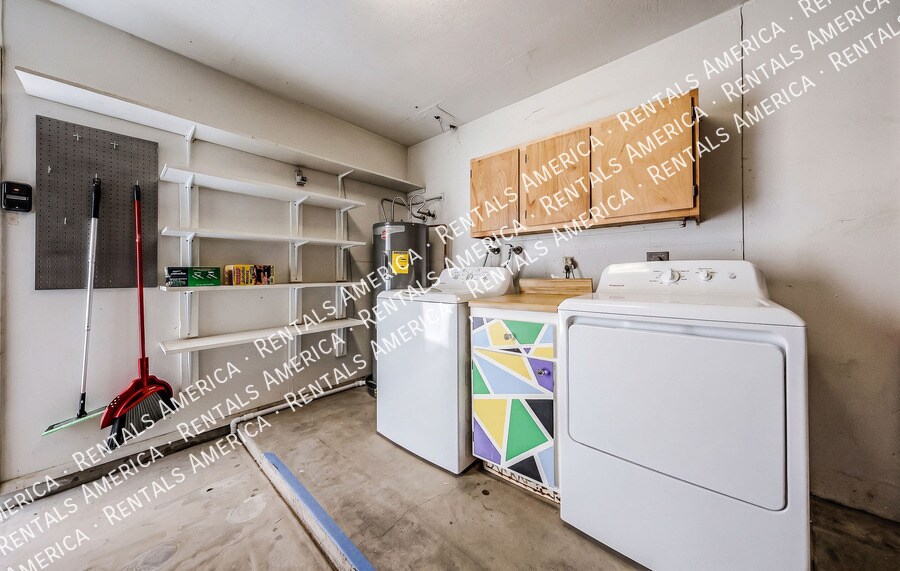 Building Photo - 1117 W Auburn Dr
