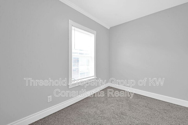 Building Photo - 342 E Morrill Ave