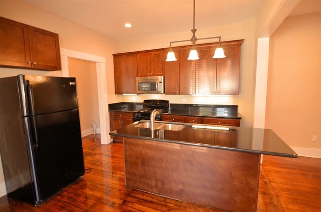 Building Photo - 1602 Lee St