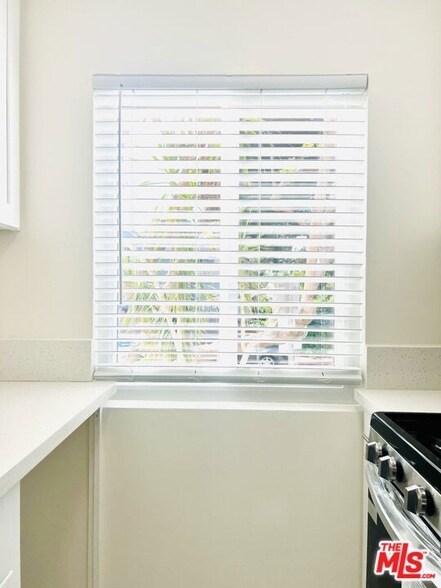 Building Photo - 1872 Alexandria Ave