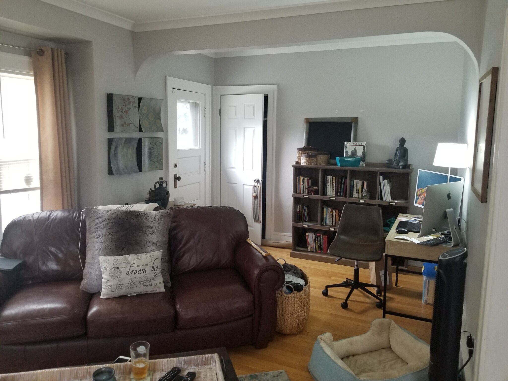 Living Room - 4516 N Bartlett Ave