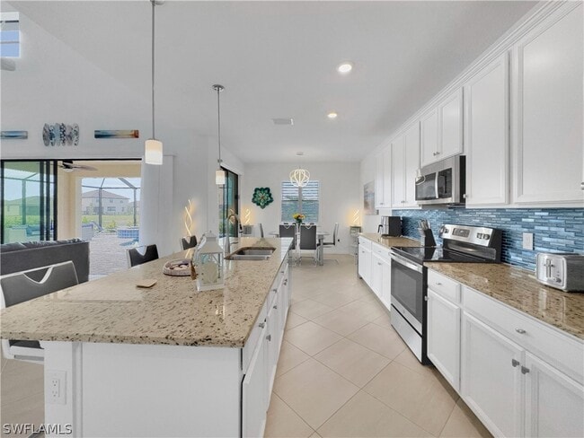 Building Photo - 3319 Menores Wy