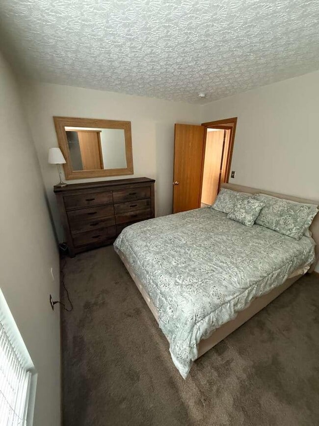 Building Photo - 8282 Mira St