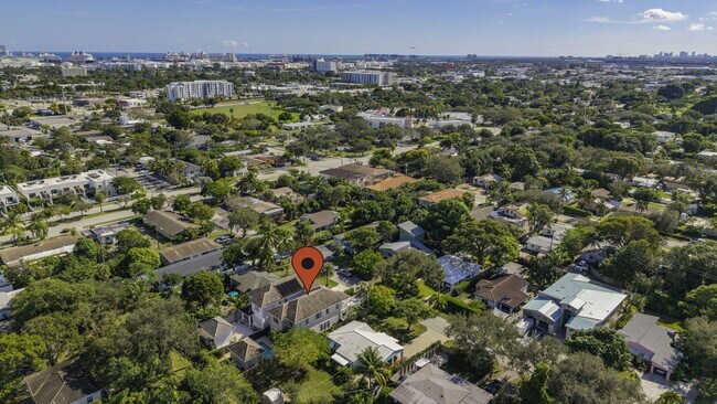 Building Photo - 505 SW 16th Ct