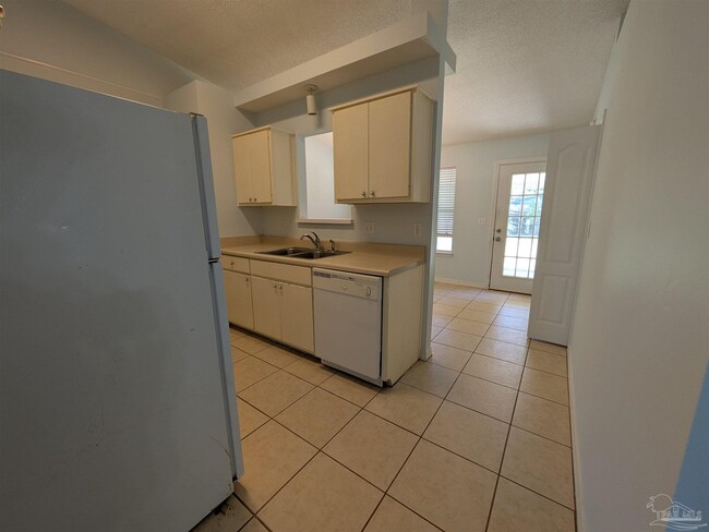 Building Photo - 3359 Green Briar Cir