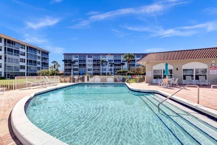 Building Photo - 901 Gardenia Dr