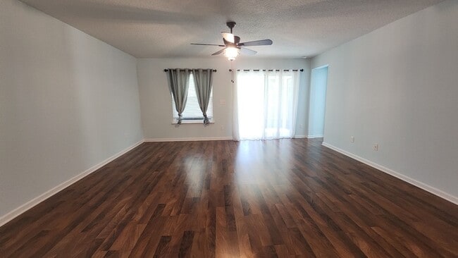 Building Photo - 318 Mystic Castle Dr