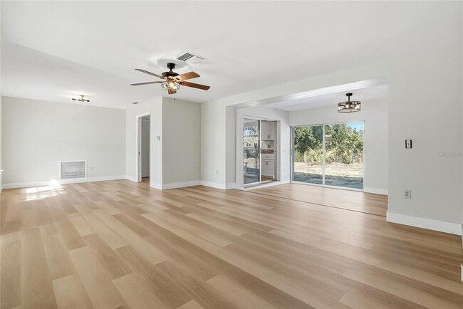 Building Photo - 1801 62nd Terrace S