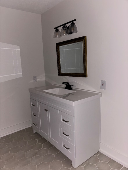 Building Photo - 295 Hill Chapel Rd