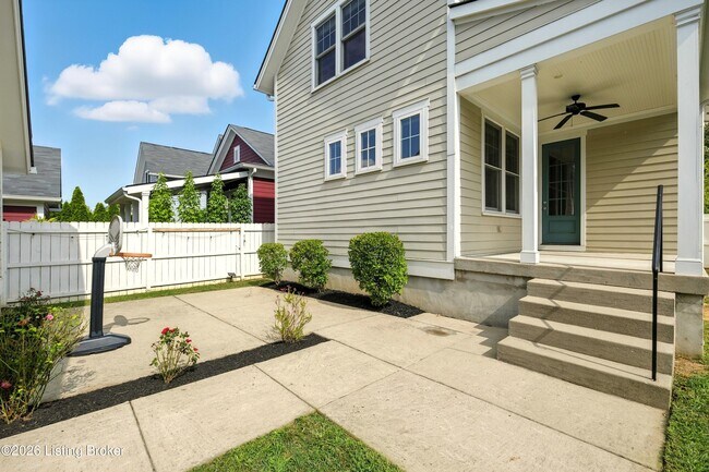 Building Photo - 8707 Featherbell Blvd