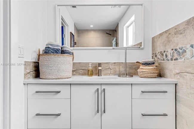 Building Photo - 94825 Overseas Hwy