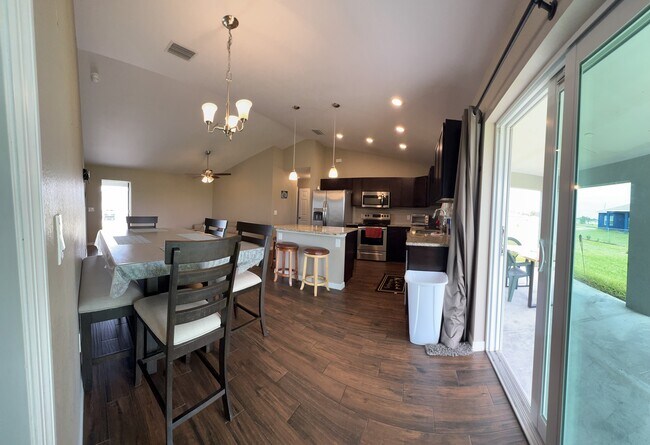 Building Photo - 1206 Venus Loop