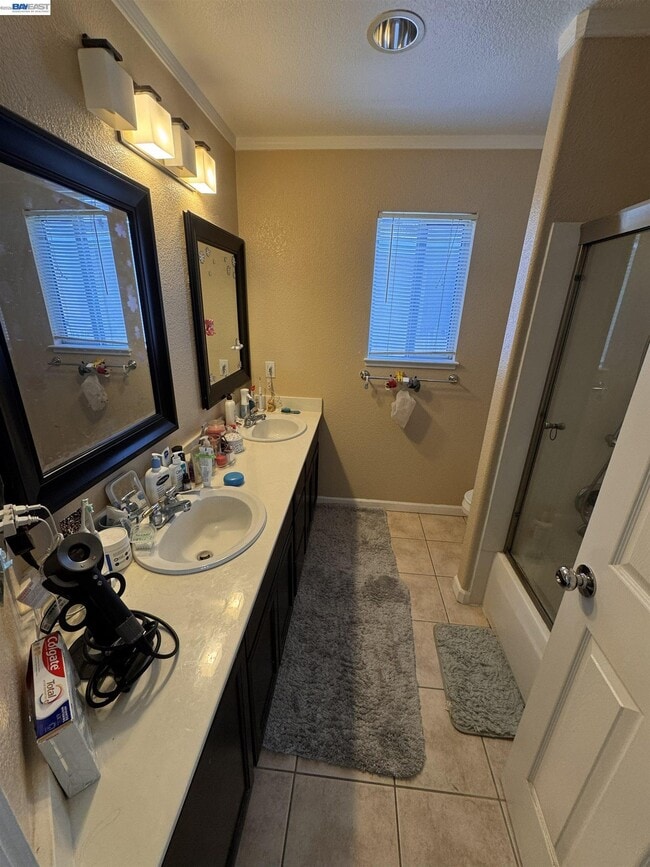 Building Photo - 25806 Clear Springs Ct