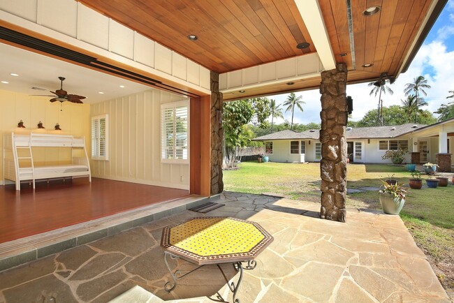 Building Photo - Executive Kahala Home with detached Cottage