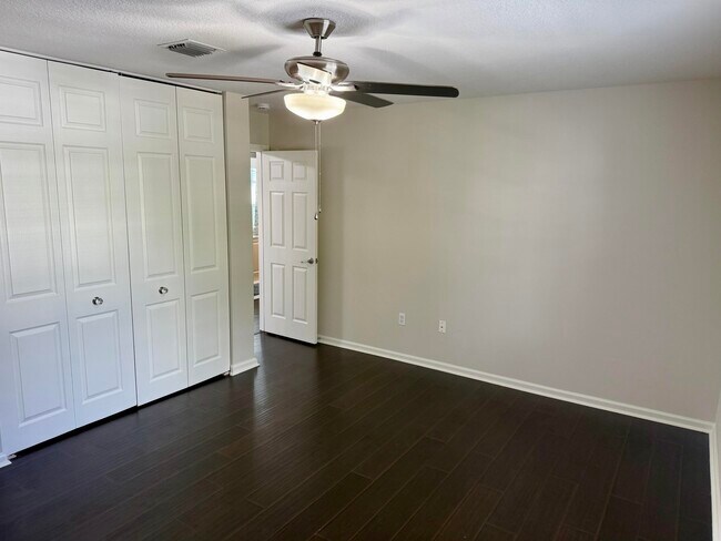 Building Photo - 6509 Stonehurst Cir