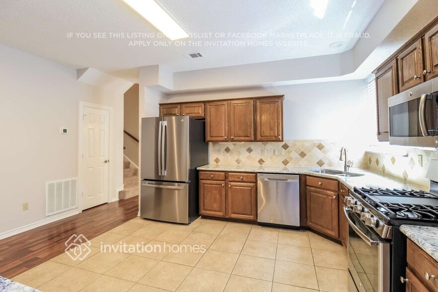 Building Photo - 18749 Vista Del Sol