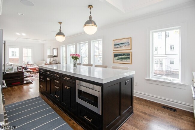 Building Photo - 113 Washington St