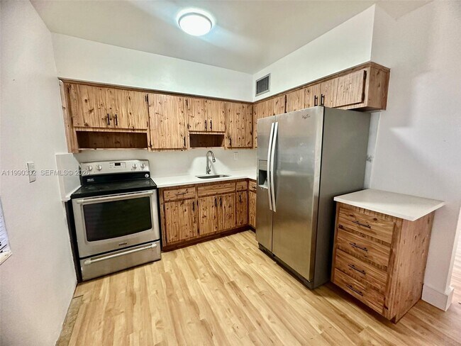 Building Photo - 1518 Garfield St