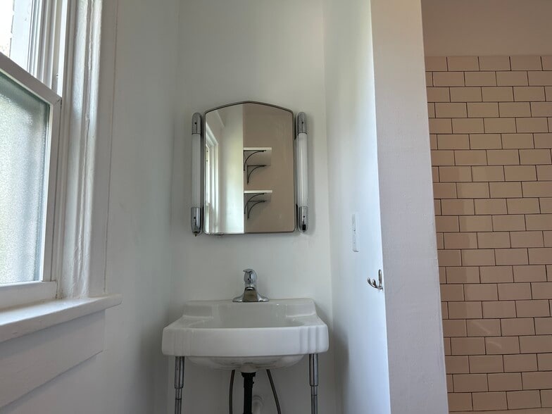 Building Photo - 1700 S College St