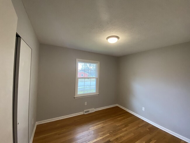 Building Photo - 4041 Foxe Basin Rd