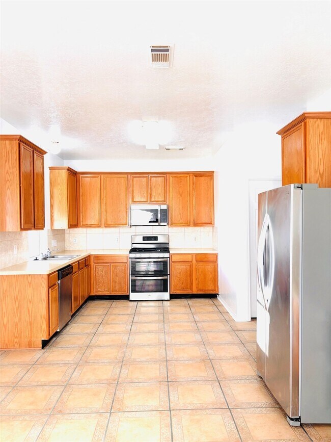 Building Photo - 18807 Forest Deer Rd