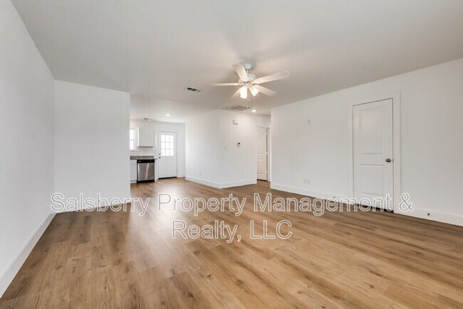 Building Photo - 126 Lynn Ct