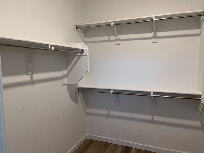 Building Photo - TOWN HOME WITH COMMUNITY POOL , GATED COMMUNITY in GILBERT!