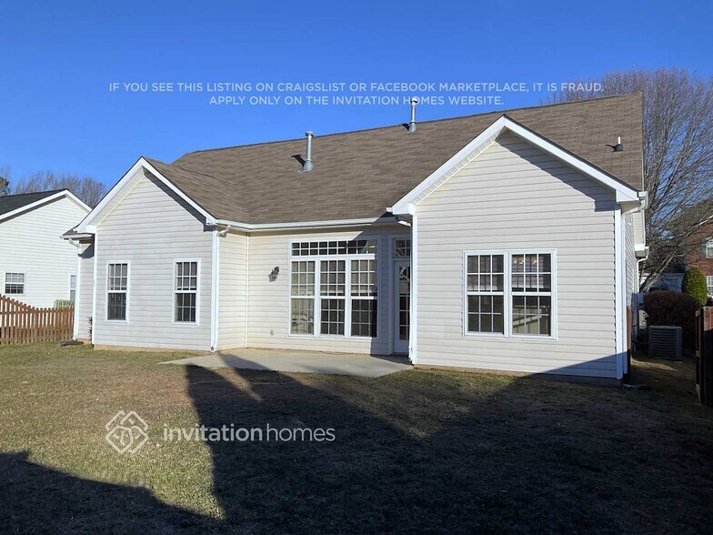 Building Photo - 132 Sweetmartha Dr