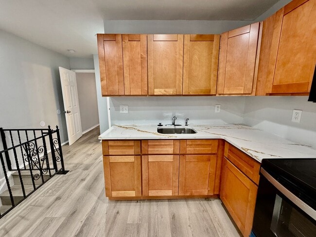 Building Photo - 2443 S 7th St