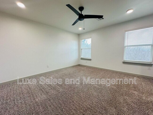 Building Photo - 7907 NW 135th Terrace