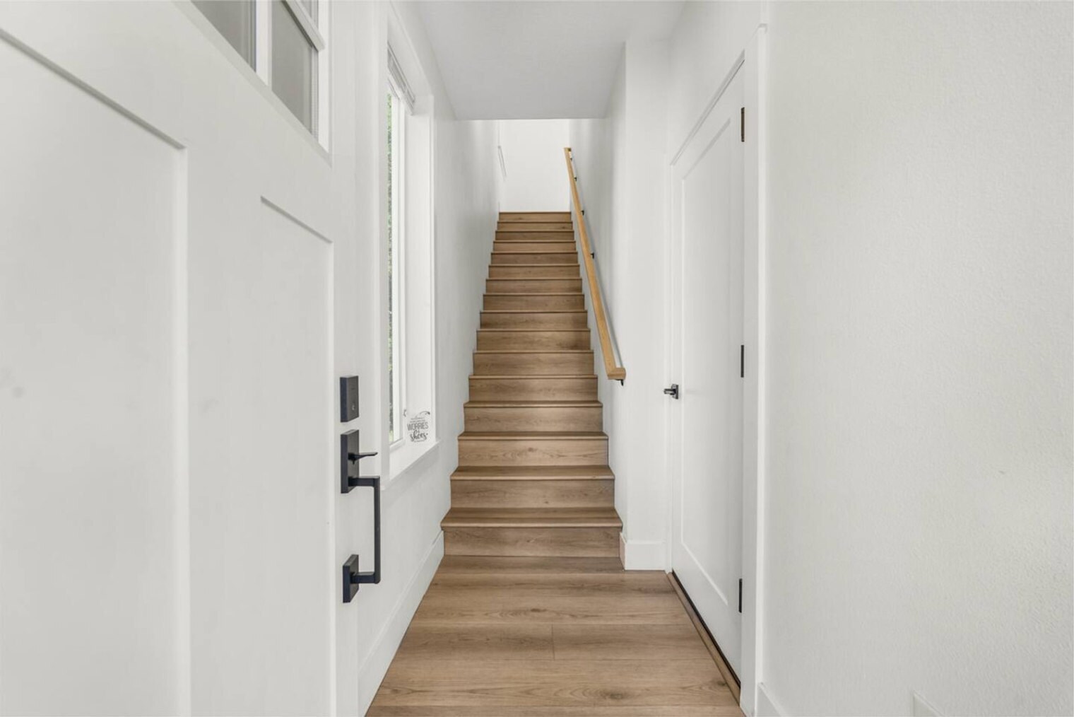 Building Photo - 3309 NE 42nd Pl