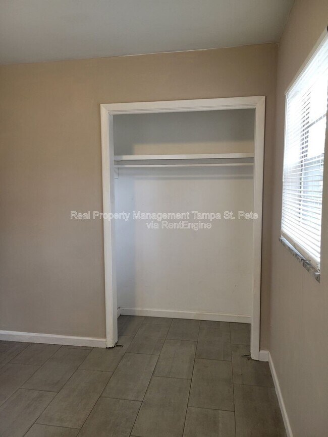 Building Photo - 3001 E Jean St