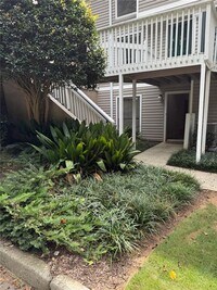 Building Photo - 1510 Wynnes Ridge Cir SE
