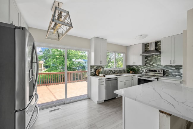 Building Photo - 383 Messina Dr