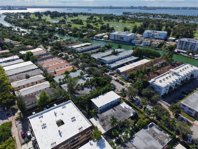 Building Photo - 1176 Marseille Dr