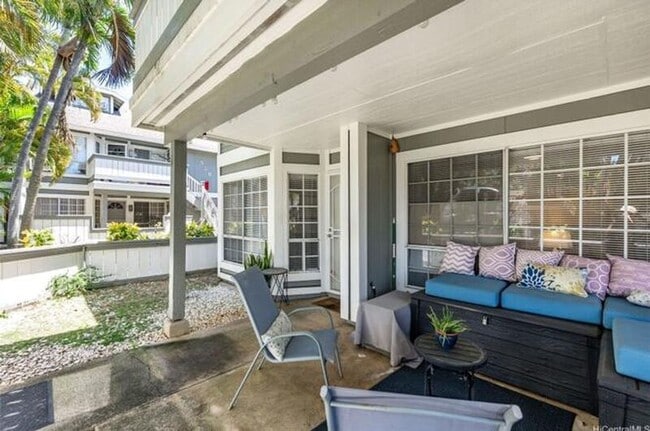 Building Photo - 516 Mananai Pl