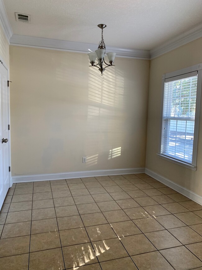 Building Photo - 408 Bradwell St