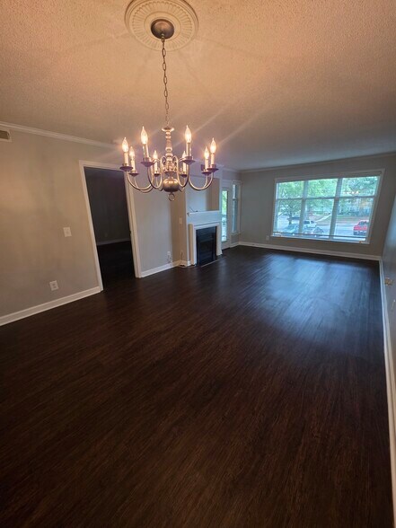 Building Photo - 1221 Westview Ln