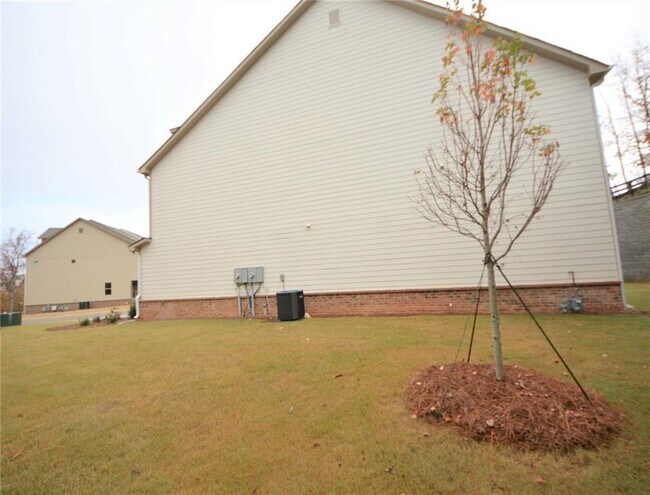 Building Photo - 2170 Manor Pointe Dr