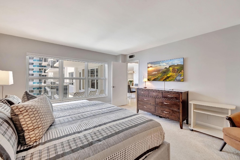 Building Photo - 3500 Galt Ocean Dr