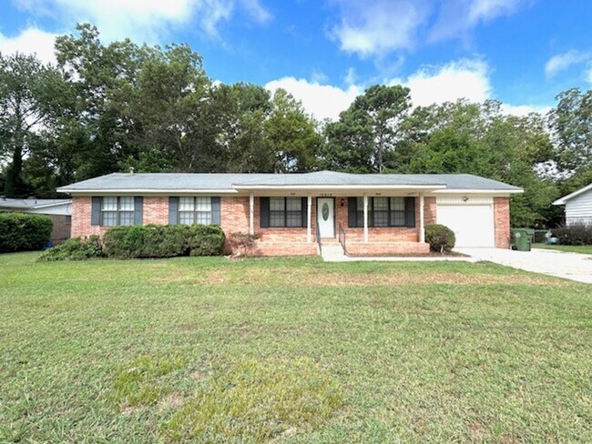 Primary Photo - $500 Move In Special-or-$100 off monthly r...