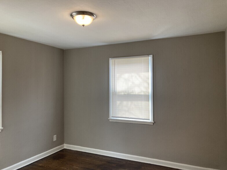 Building Photo - 5614 Gatesworth Ave