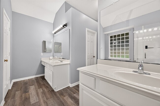 Building Photo - 14531 Chestnut Falls Dr