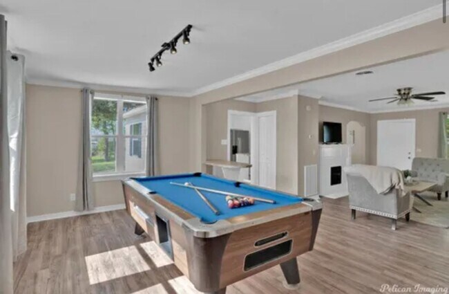 Building Photo - FRESH! Open AND NEAR THE CROSS LAKE BOAT L...