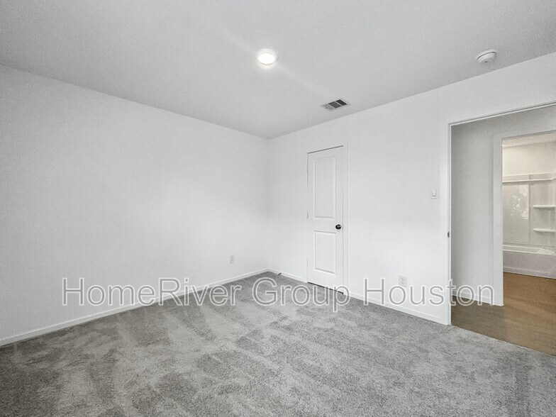 Building Photo - 6022 Standpiper Lp